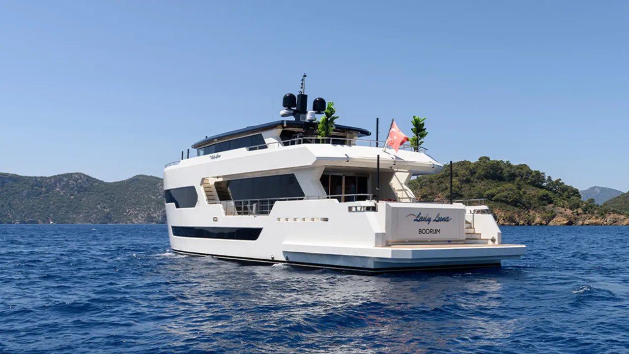 Lady Luna 32M Motoryat
