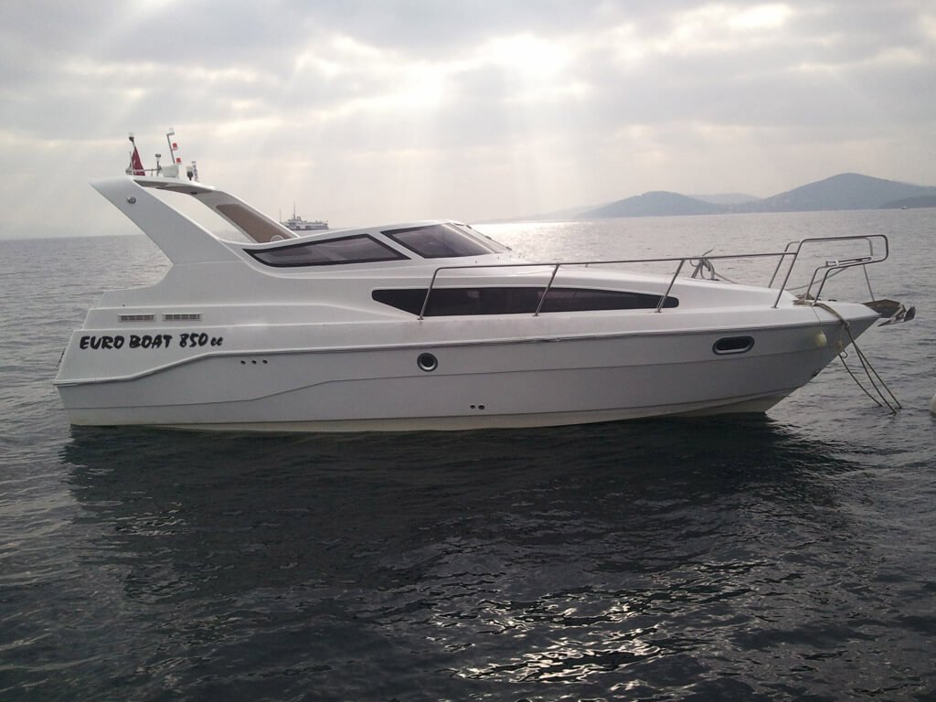 Euro Boat 850CC Cabin Cruiser Euro Boat 850CC Cabin Cruiser