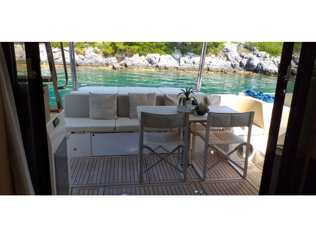 Çeşme’de Günlük Haftalık Motoryat